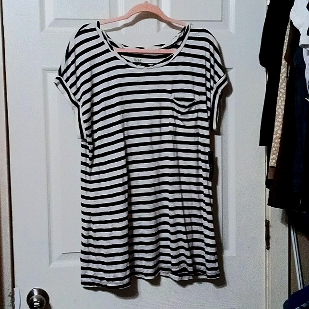 Woman's light weight shirt